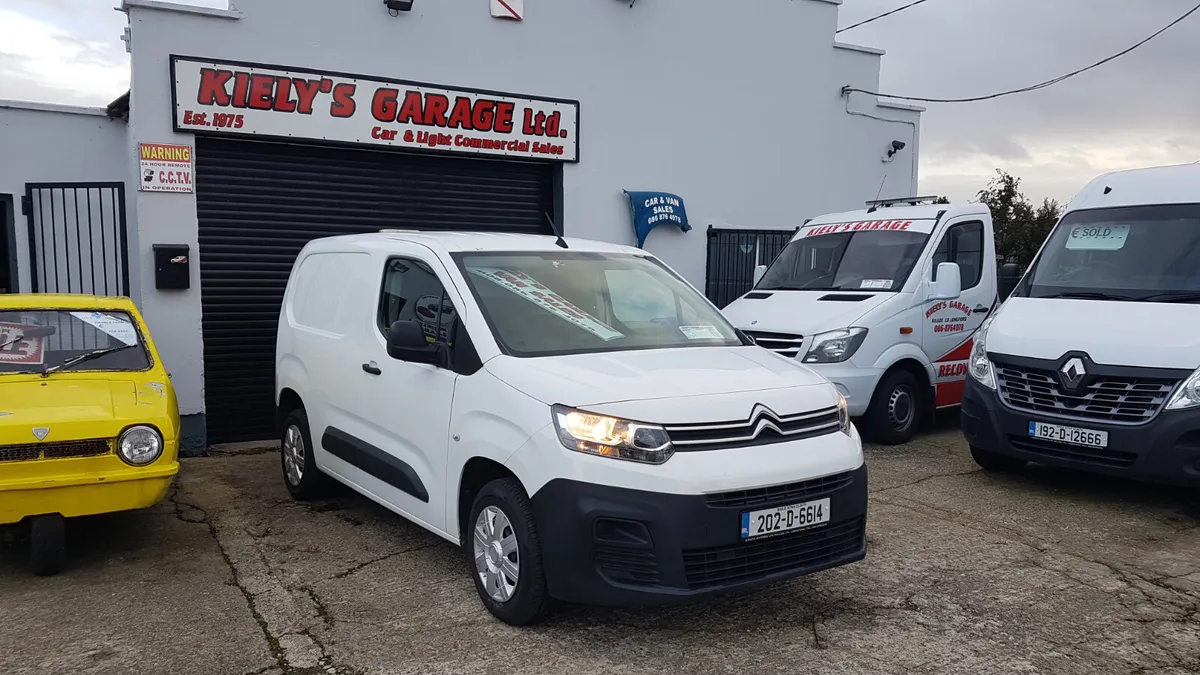 Citroen Berlingo 202D HI SPECK MINT VAT INVOICE - Image 1