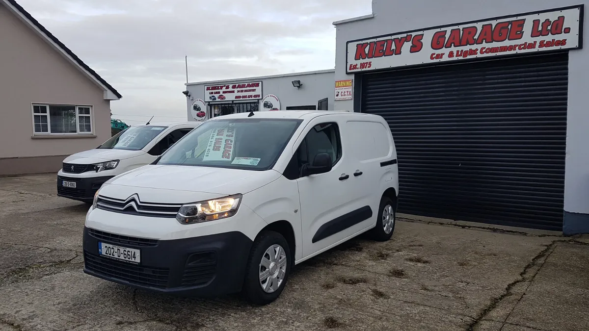 Citroen Berlingo 202D HI SPECK MINT VAT INVOICE - Image 3