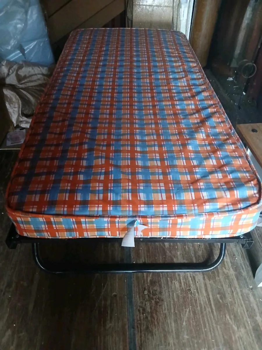 SINGLE UNDERBED WITH MATTRESS