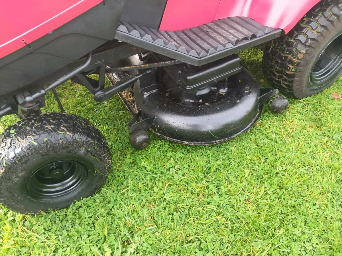 Ride on lawnmower - Image 3