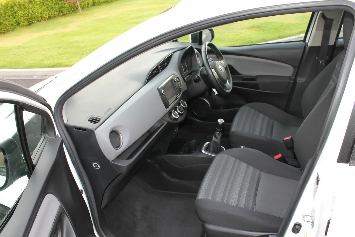 2016 Toyota Yaris **45k kms** - Image 4