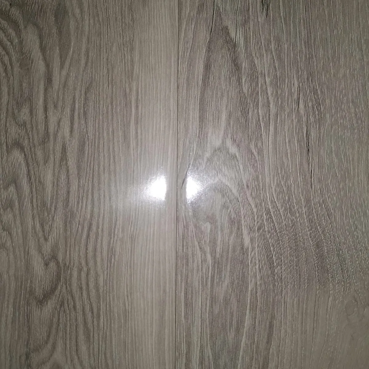 12mm Nebraska Seattle Grey laminated flooring - Image 1