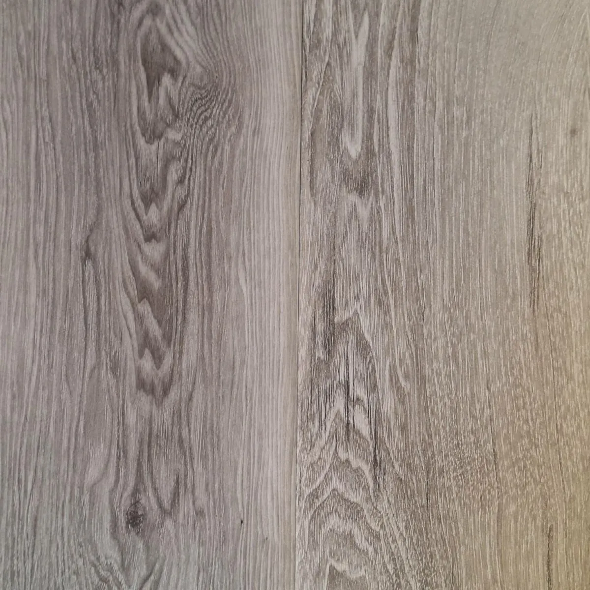 12mm Nebraska Seattle Grey laminated flooring - Image 2