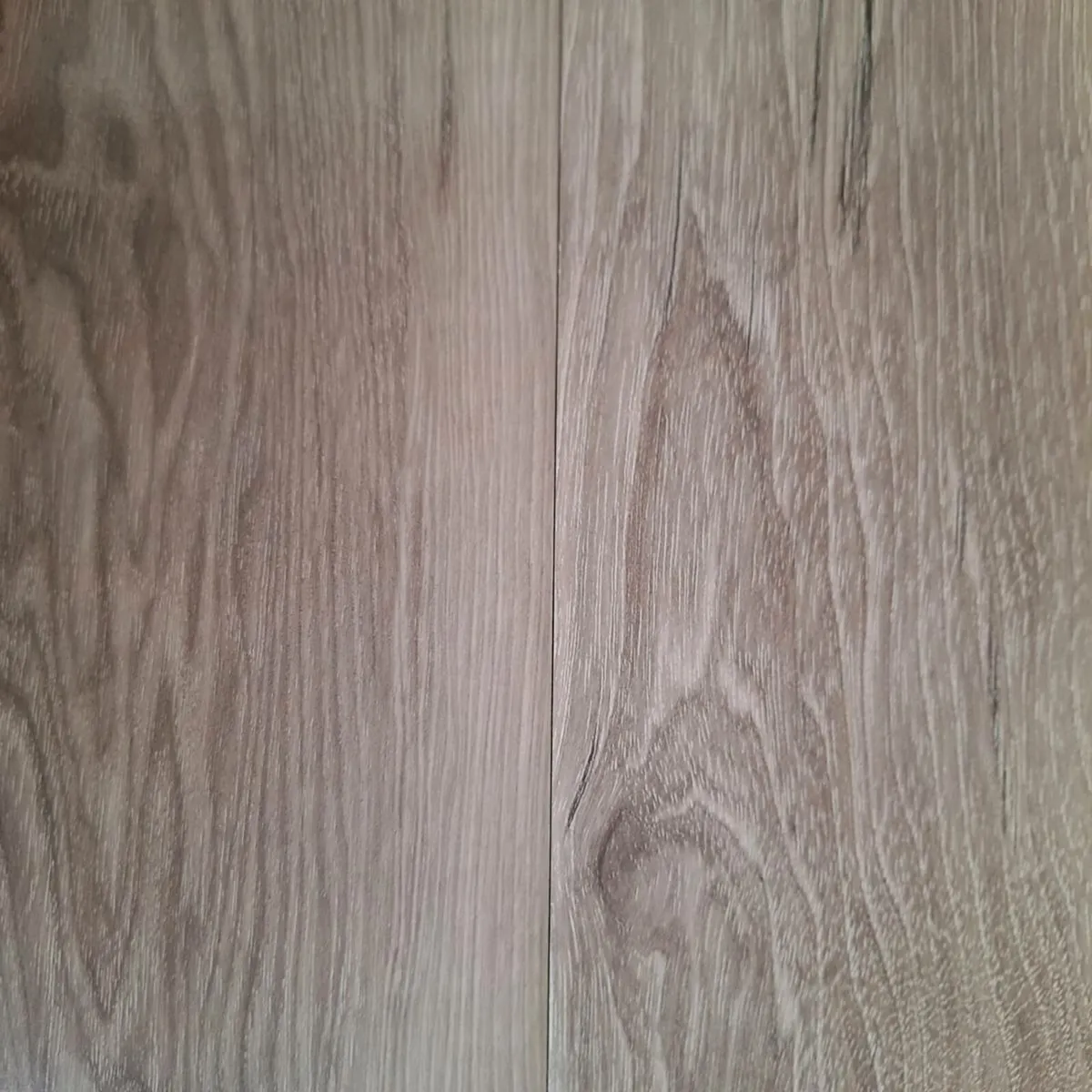 12mm Nebraska Seattle Grey laminated flooring - Image 4