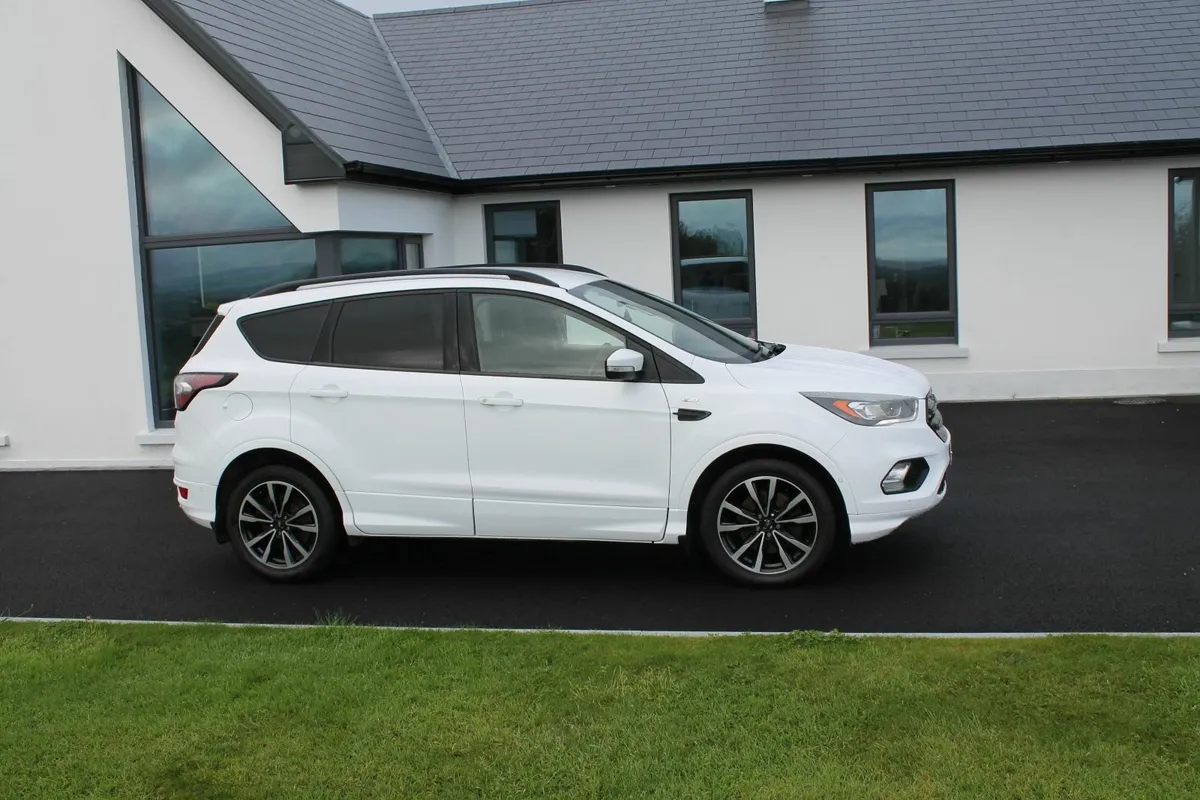2017 Ford Kuga 2.0 TDCI ST-Line - Image 2