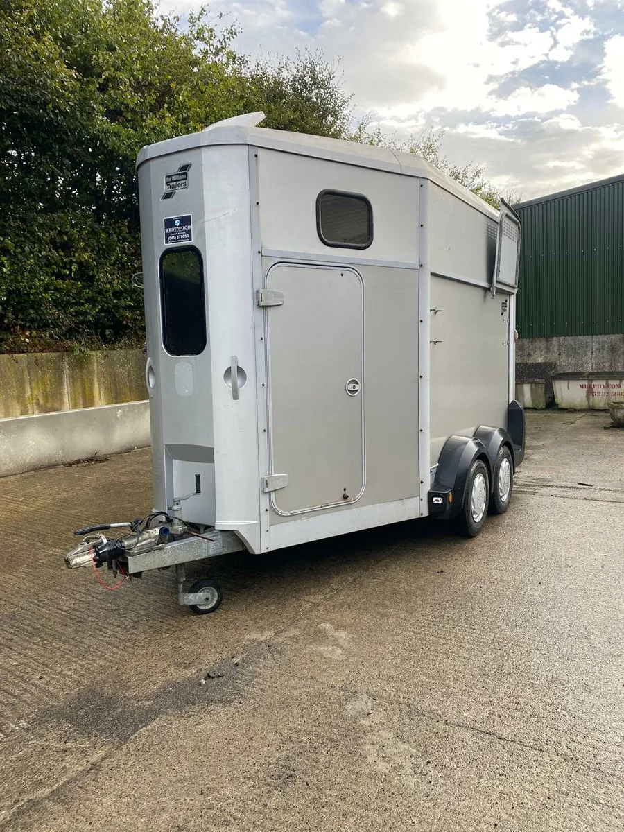 Iforwilliams 511 horse box - Image 1