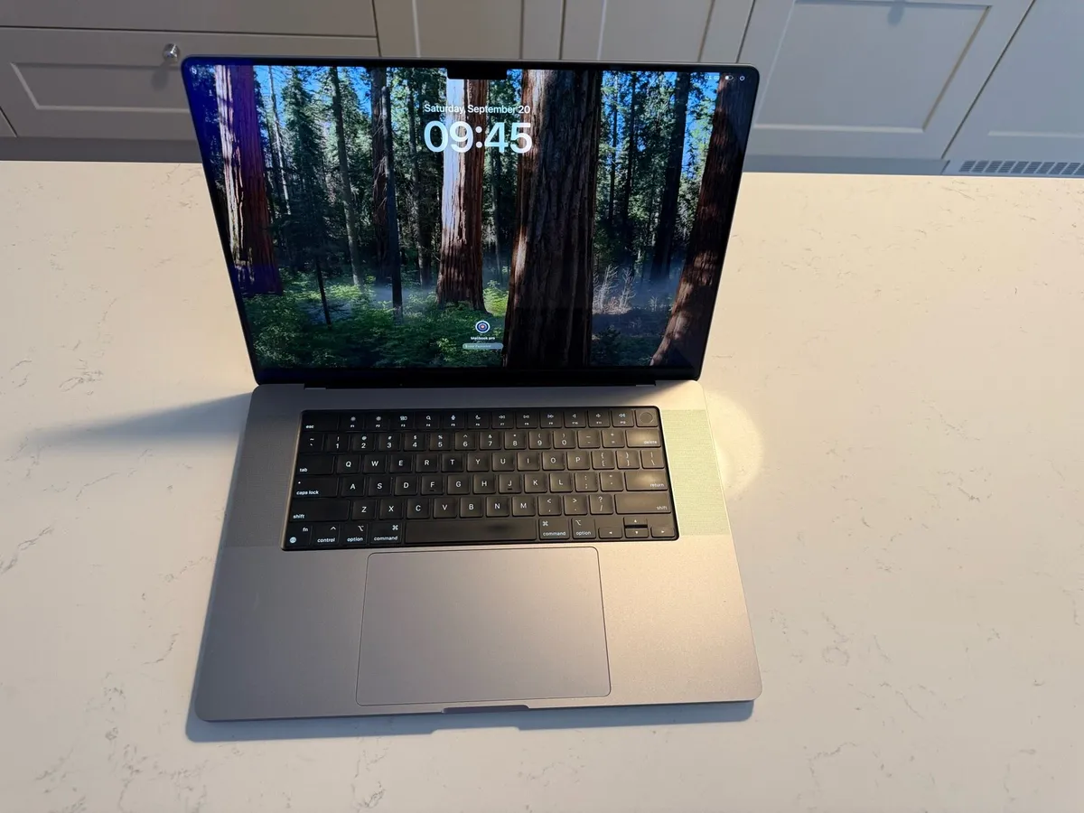 MacBook 16” M1 16gb /1TB HDD - Image 1