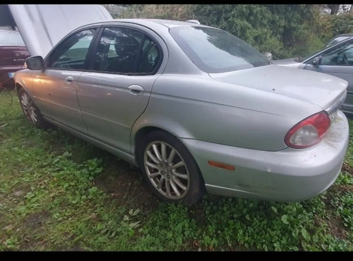 Jaguar x type - Image 2