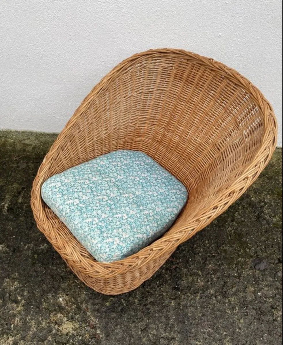 Vintage Willow woven basket bucket chair c1960. - Image 2