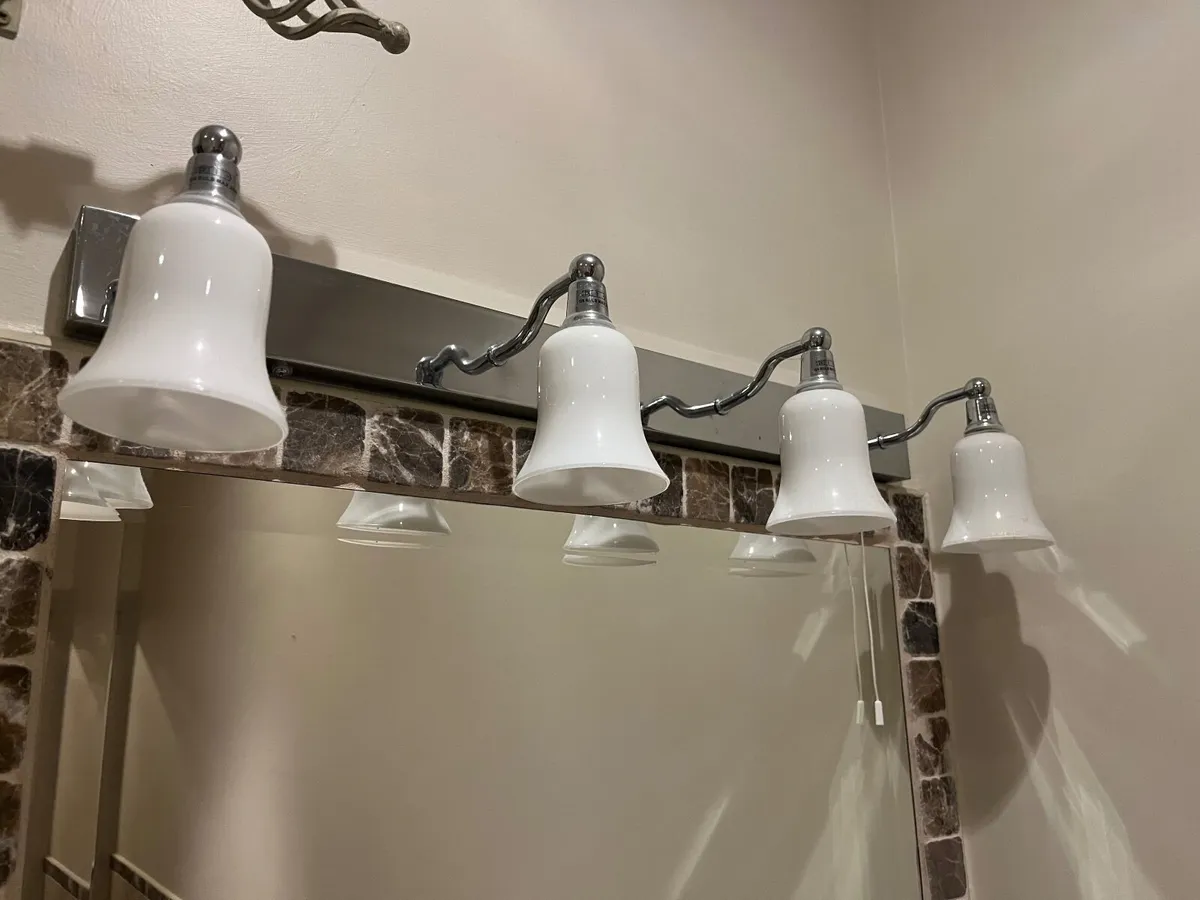 Bathroom mirror light - Image 2
