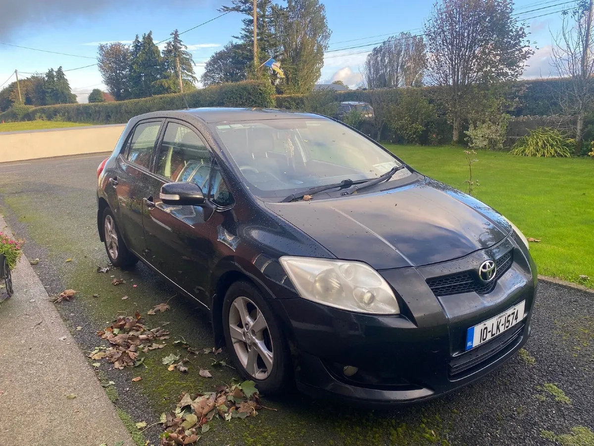Toyota Auris 2010 - Image 1