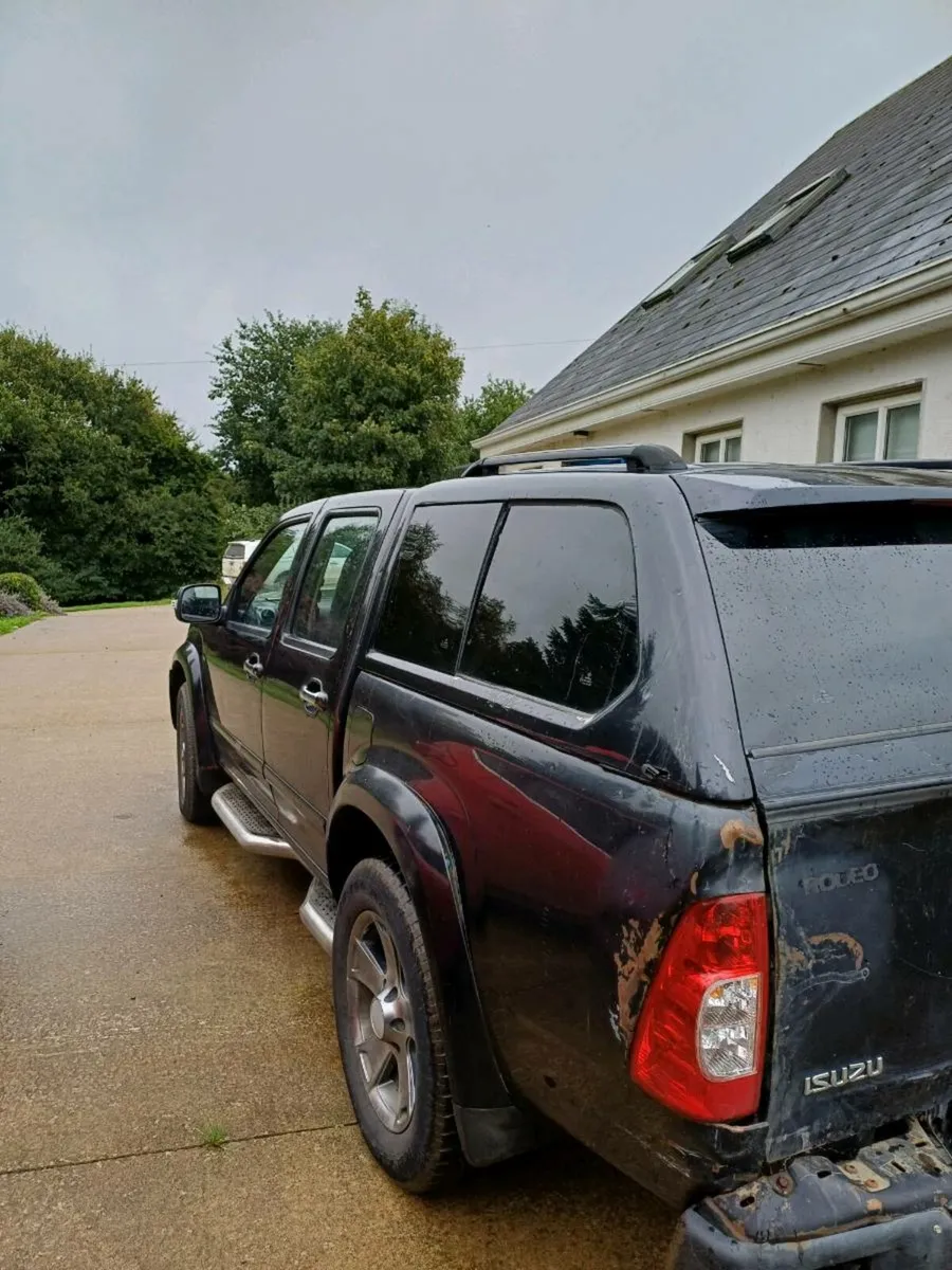 IZUZU JEEP - Image 3