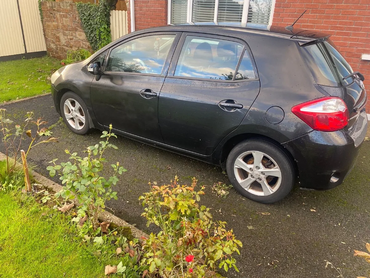 Toyota Auris 2010 - Image 3