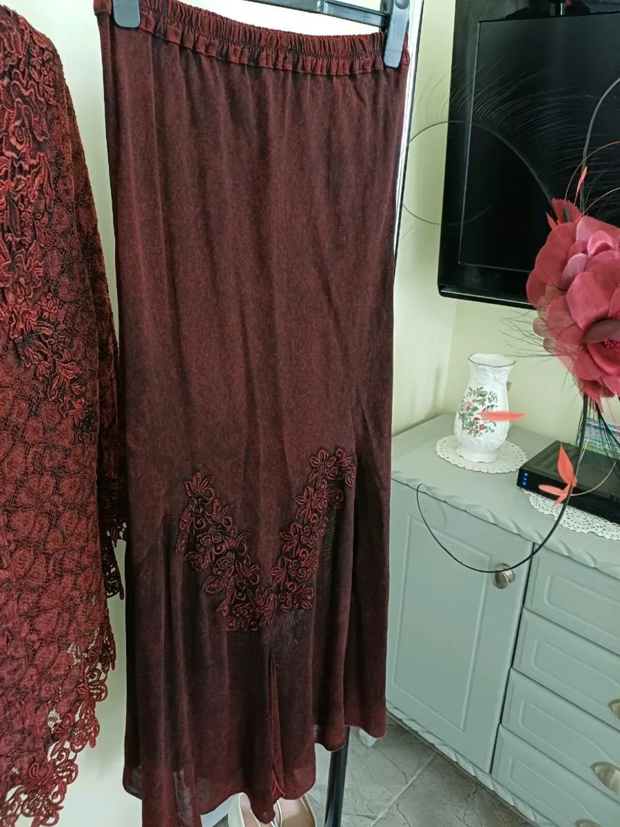 Occasion Wear : 3 piece suit Skirt, top, jacket - Image 3