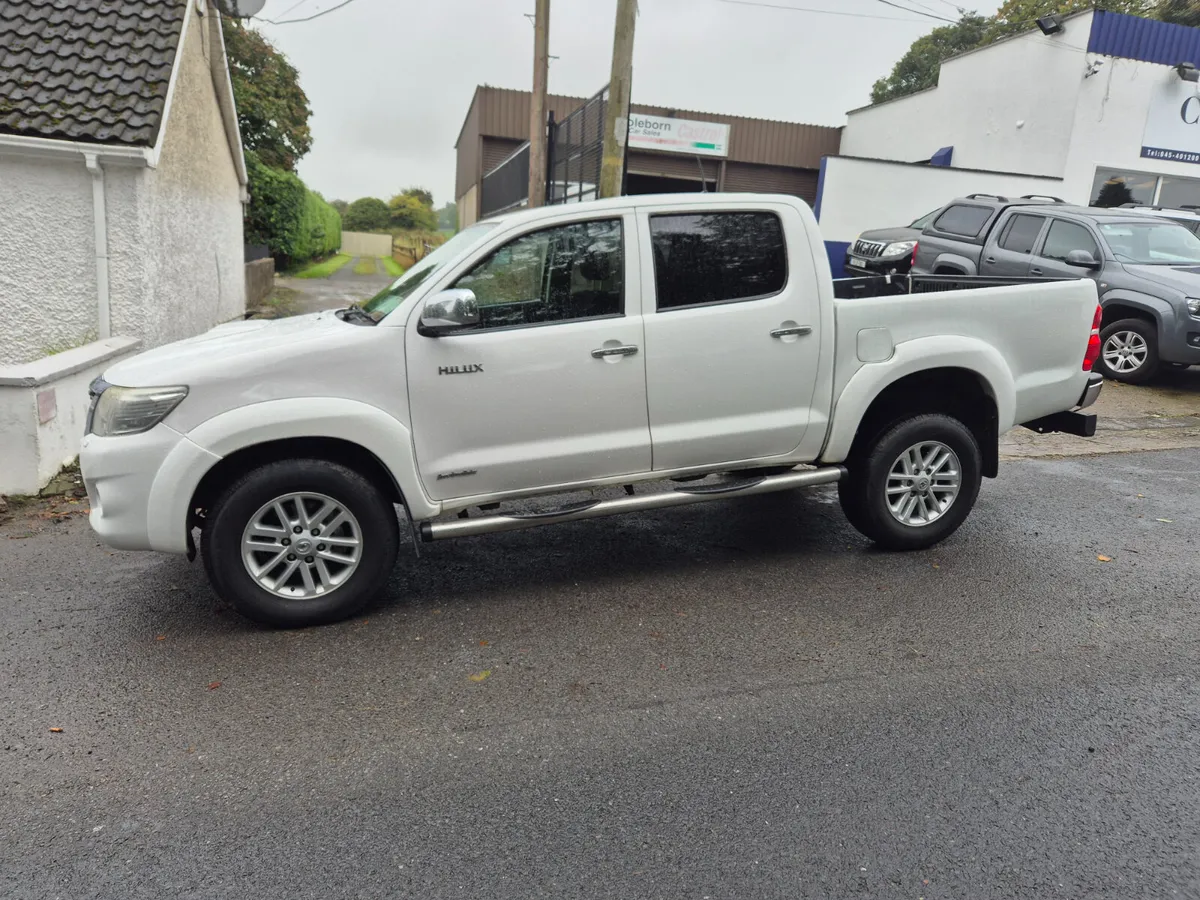 Toyota Hilux 2015 - Image 2