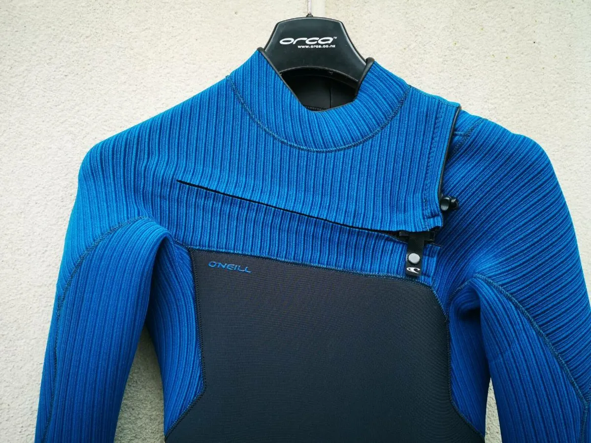 O’Neill Men’s Hyperfreak 5/4 + Chest Zip Wetsuit - Image 1