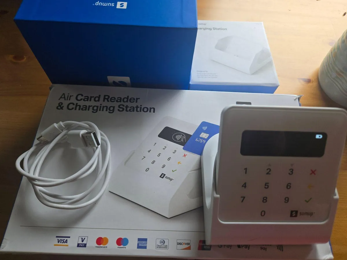 SumUp Air Card Reader + Charging Station