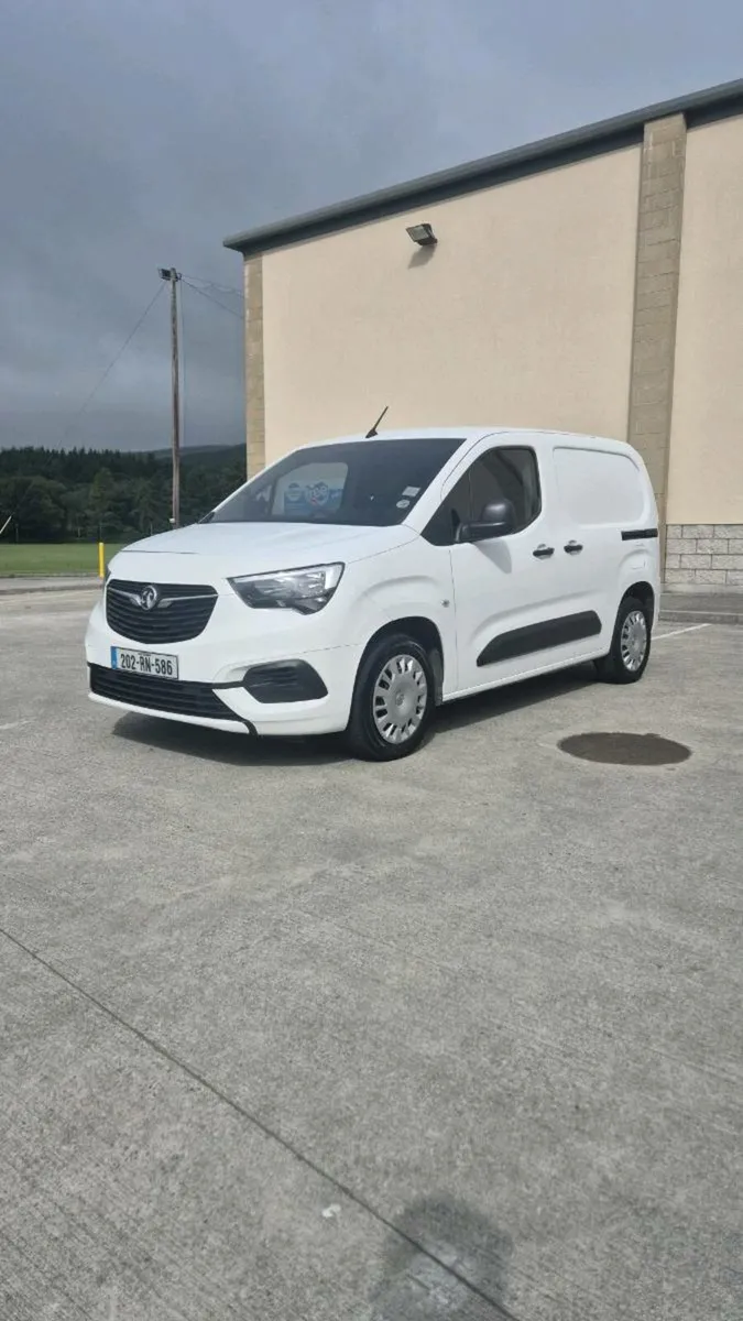 2020 Opel Combo 1.5 Sportive 

3 Seater - Image 1