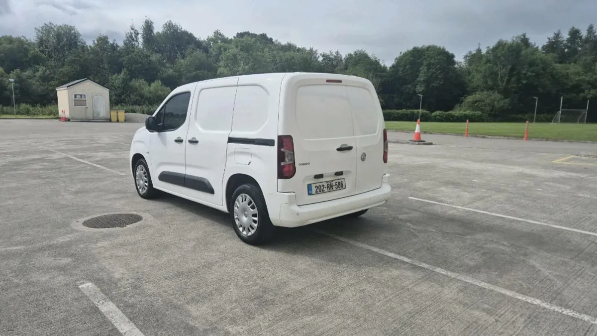 2020 Opel Combo 1.5 Sportive 

3 Seater - Image 2