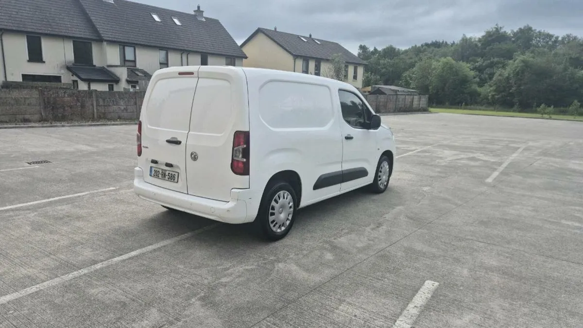 2020 Opel Combo 1.5 Sportive 

3 Seater - Image 4