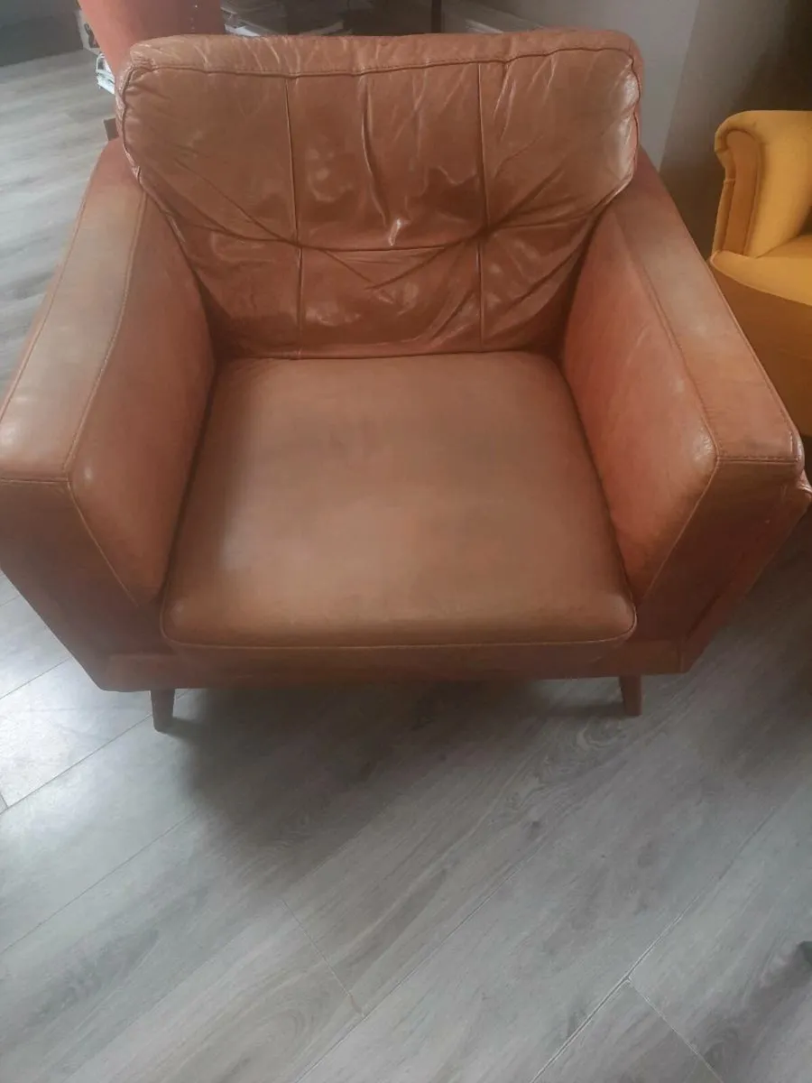 Italian Leather Suite - Image 1