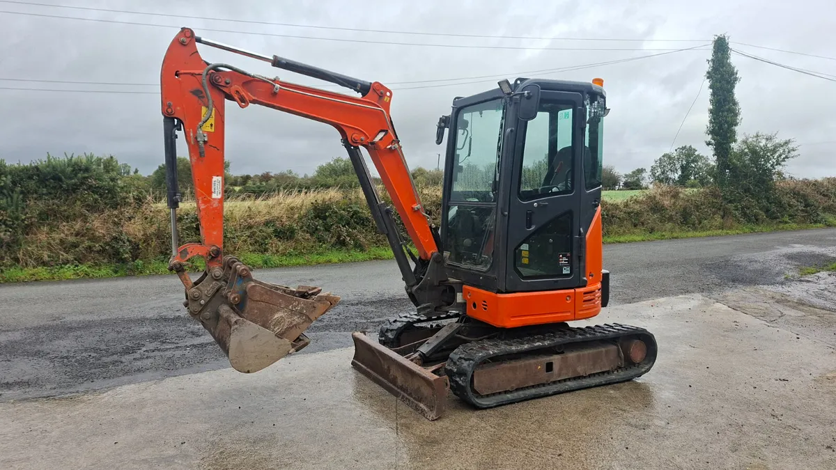 2019 Hitachi 26u.5 - Image 1