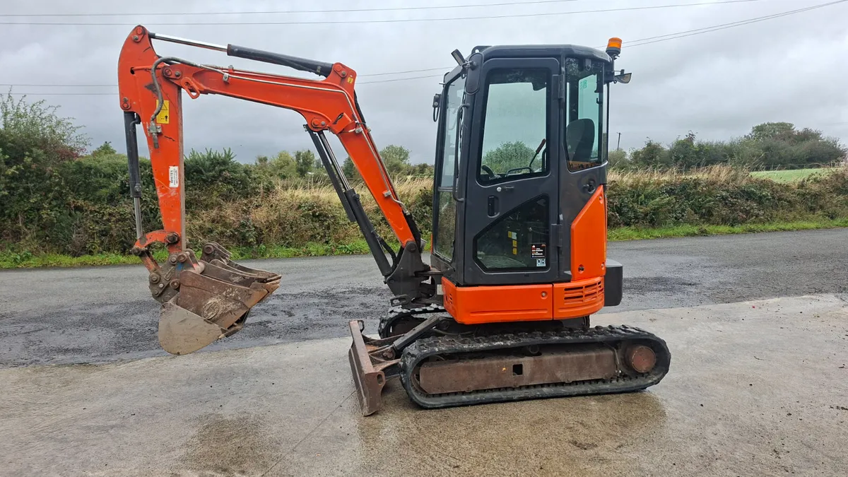 2019 Hitachi 26u.5 - Image 2