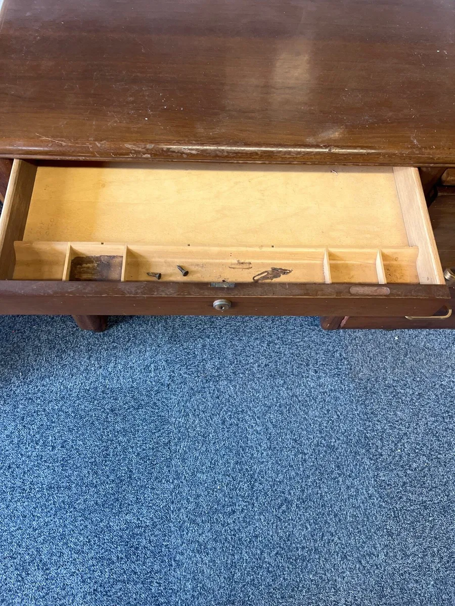 Desk - Image 2