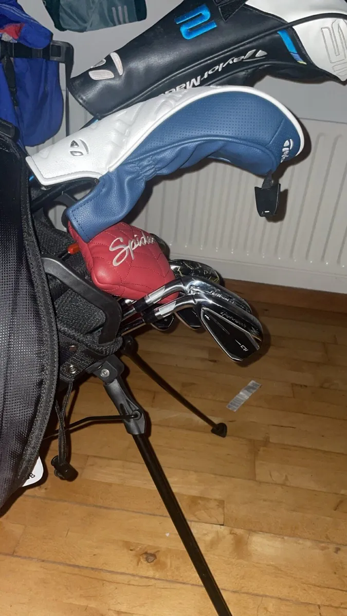(Not Free)Left handed golf set wanting offers - Image 1