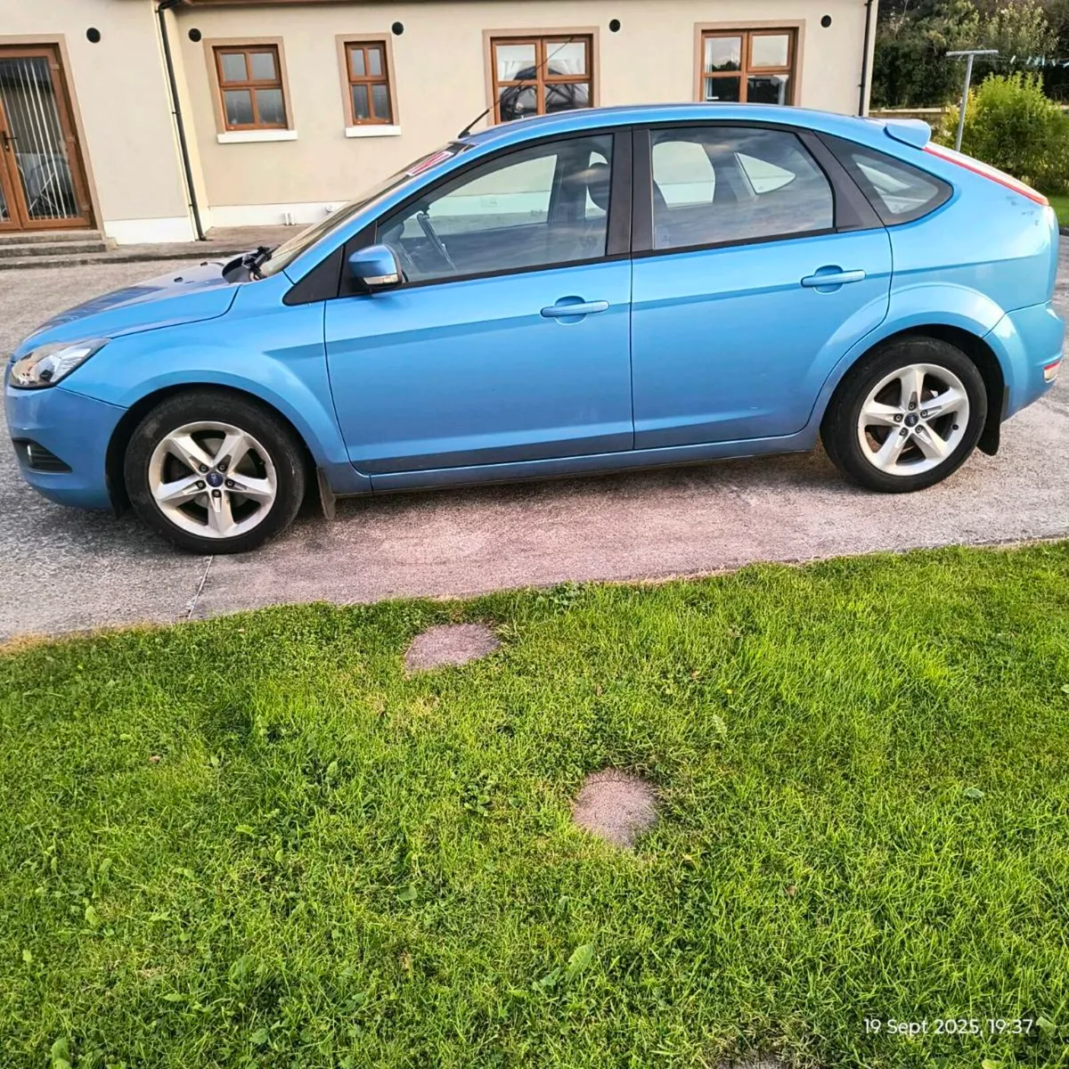 Car - Image 3