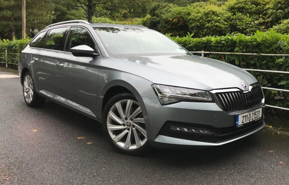 Skoda Superb Estate DSG Auto 2.0 Tdi Style - Image 2
