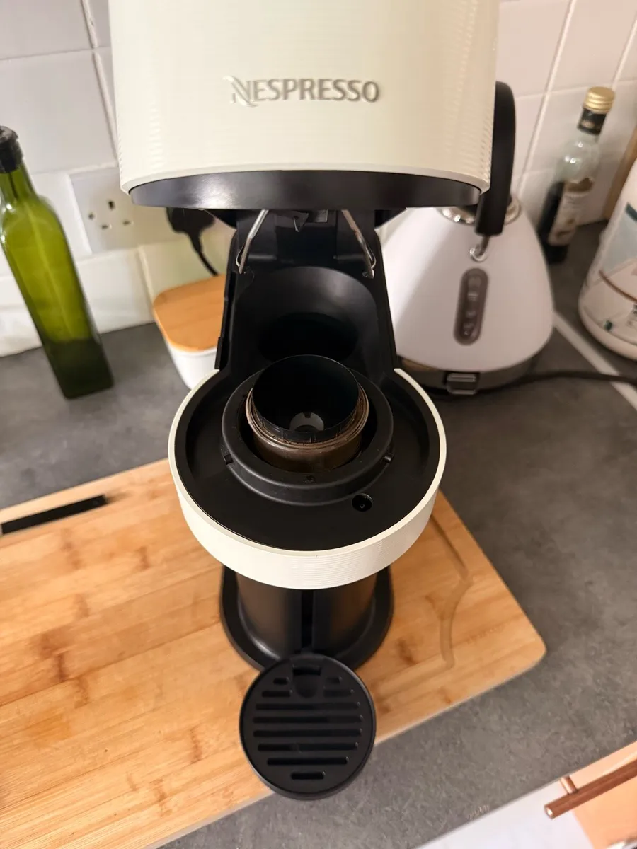 Nespresso coffee machine - Image 4