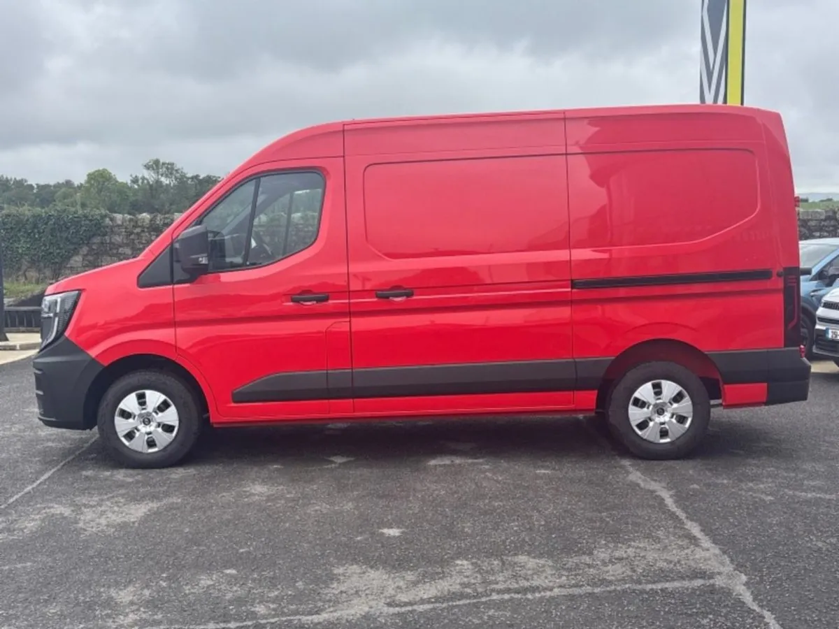 Renault Master 170BHP MWB Energy RED EX VAT Price - Image 4