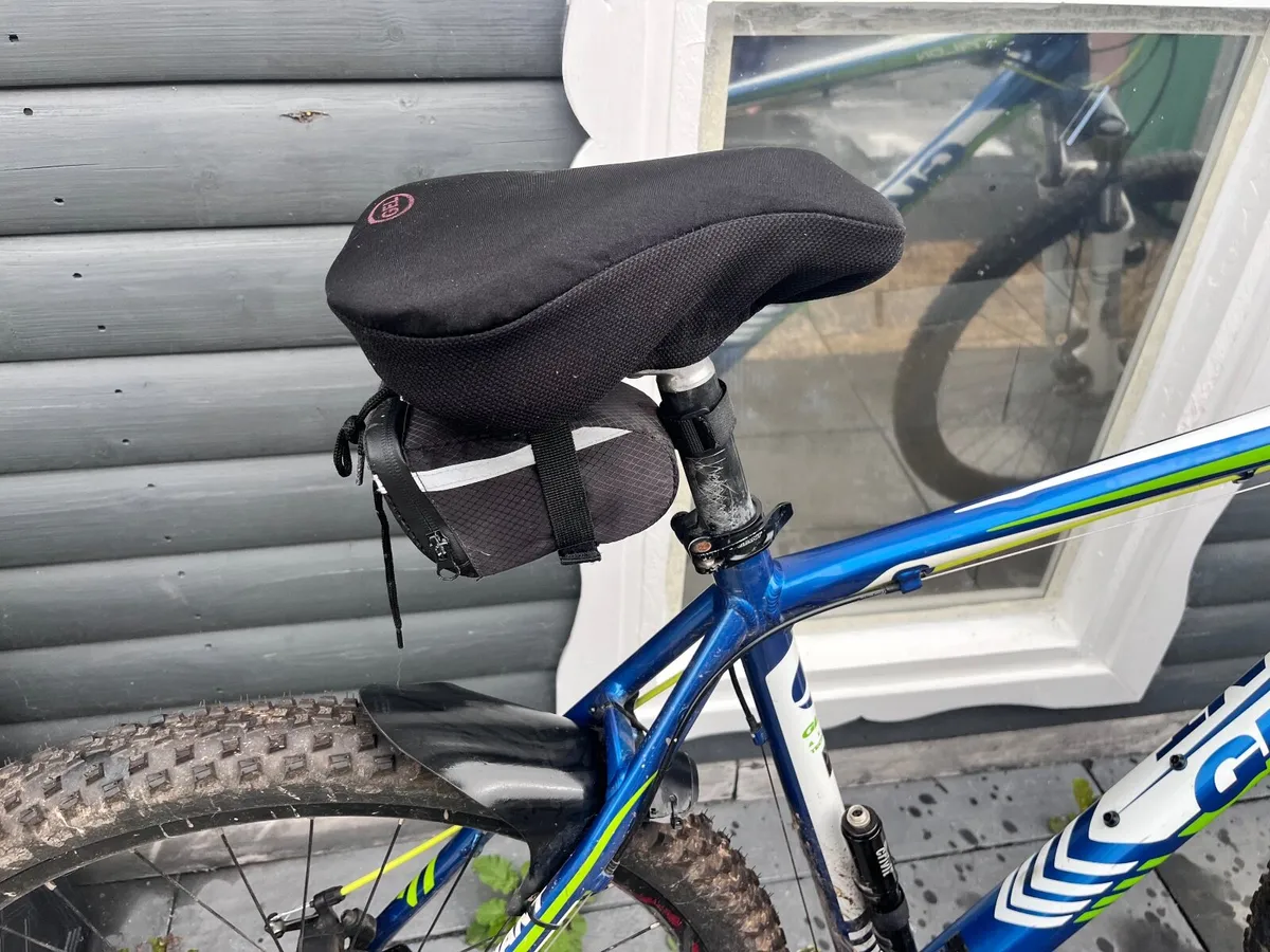 Giant Talon 27.5 1Metallic Blue Bike - Image 3