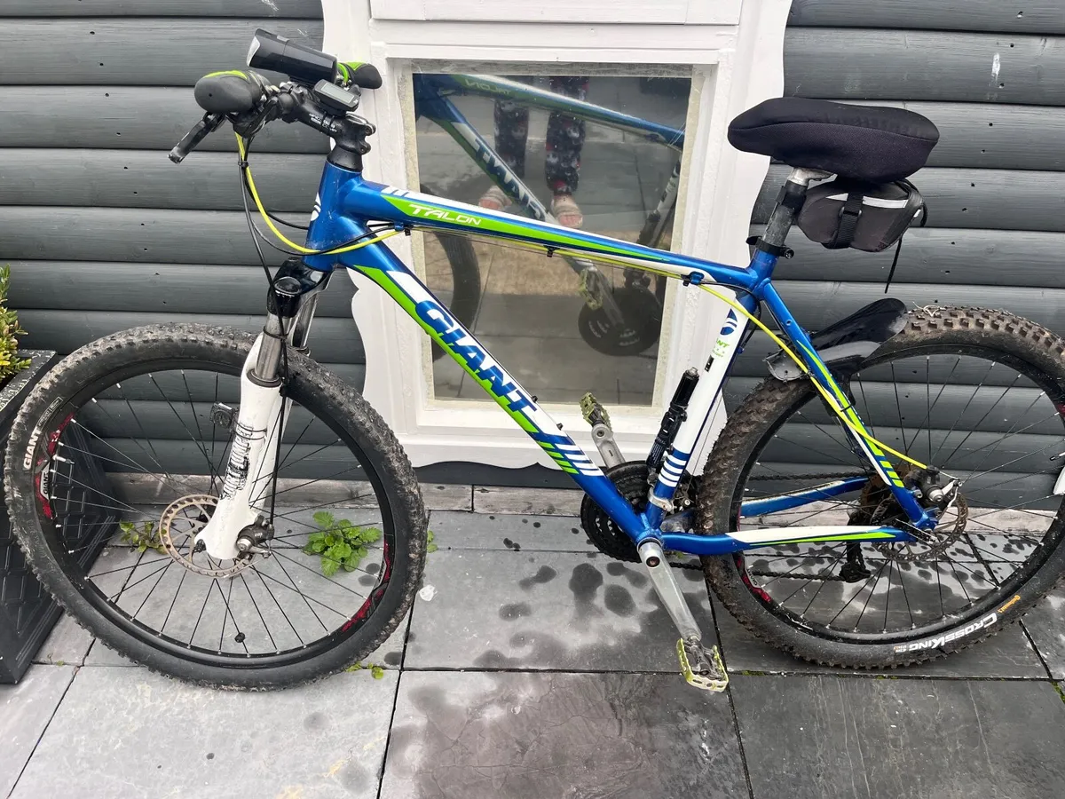 Giant Talon 27.5 1Metallic Blue Bike - Image 1
