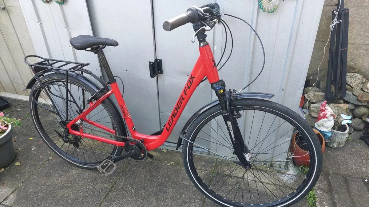 Leader Fox Region Hybrid Bike - Image 3