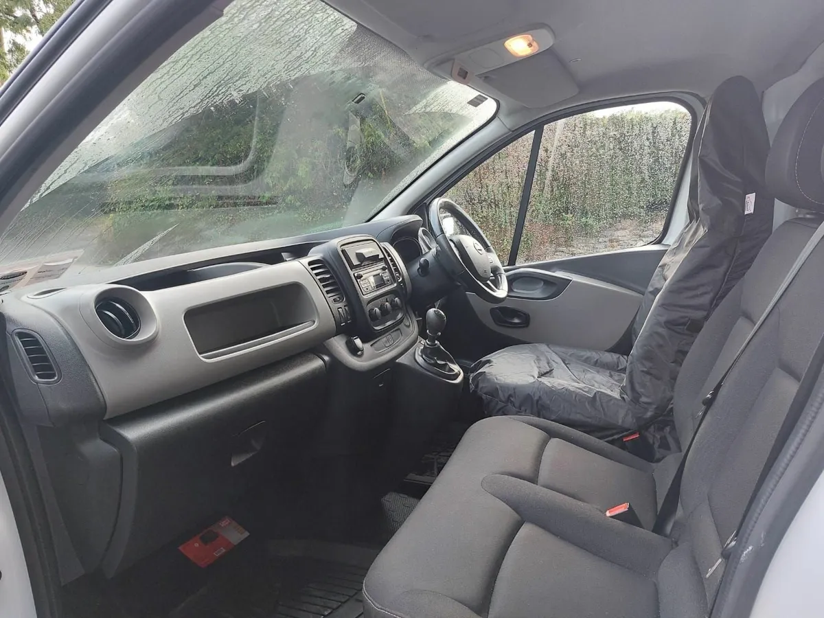 Nissan NV300 2017 - Image 3