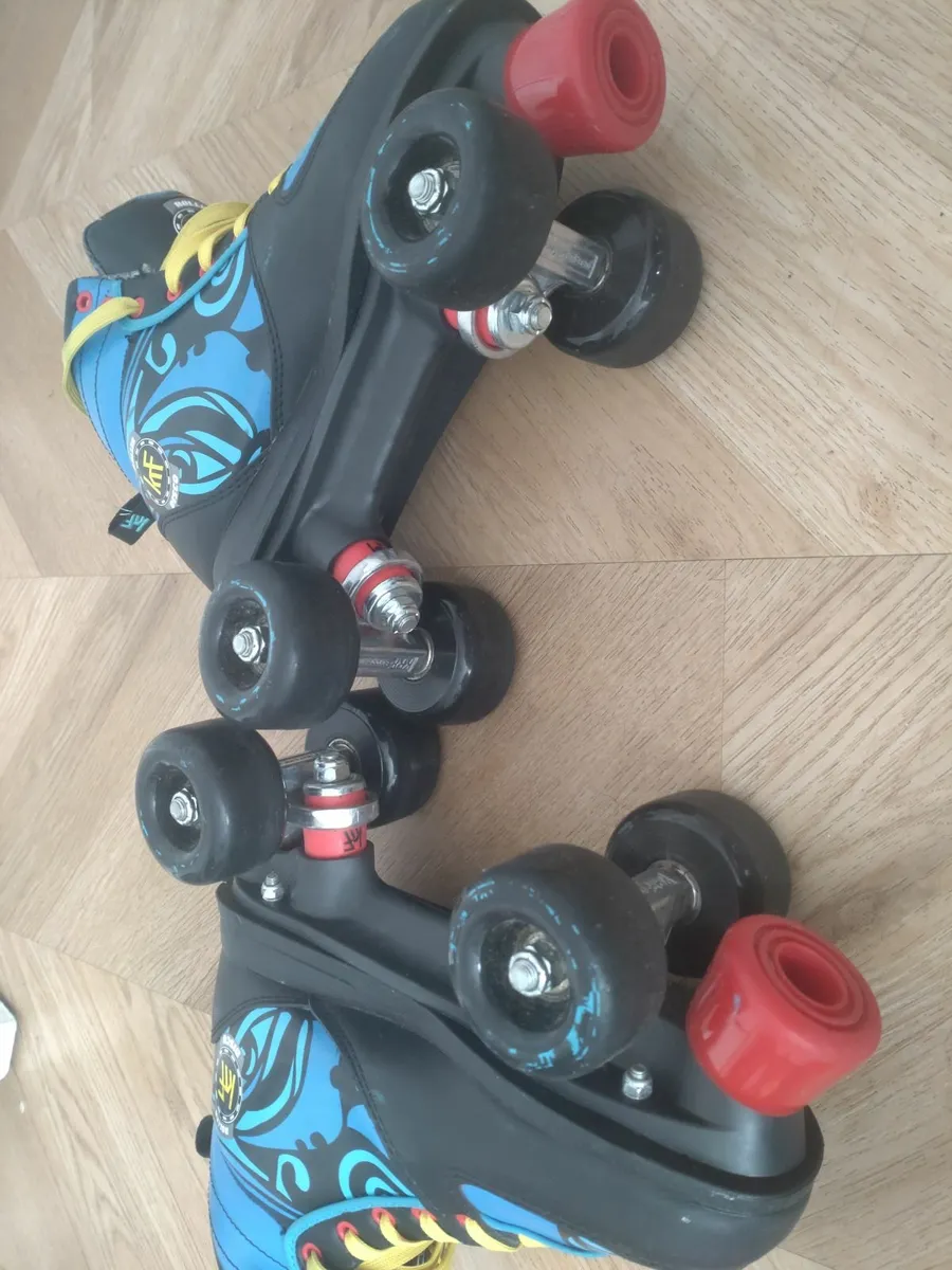 Roller skates uk 3 - Image 2