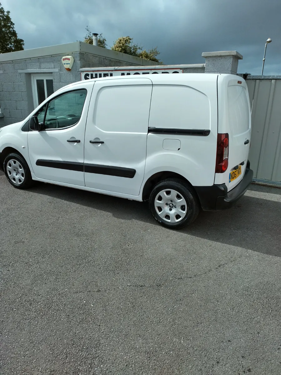 2018 PARTNER VAN 3 SEATER - Image 3