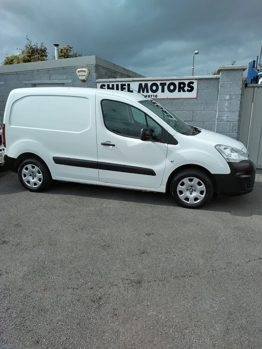 2018 PARTNER VAN 3 SEATER - Image 1