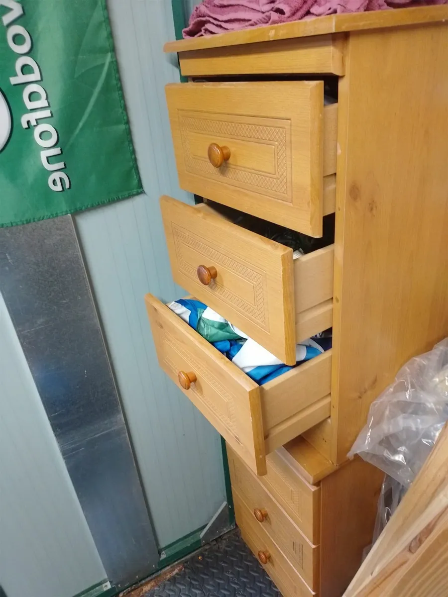 Bedroom furniture - Image 1