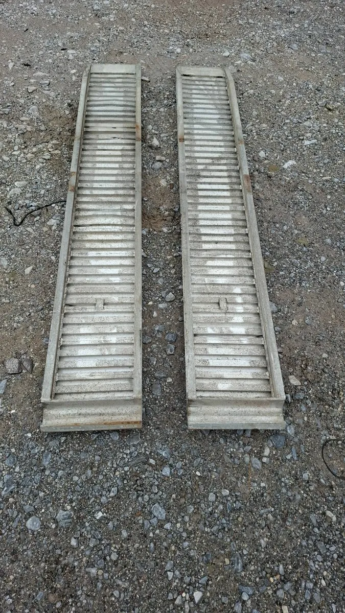 Loading ramps - Image 2