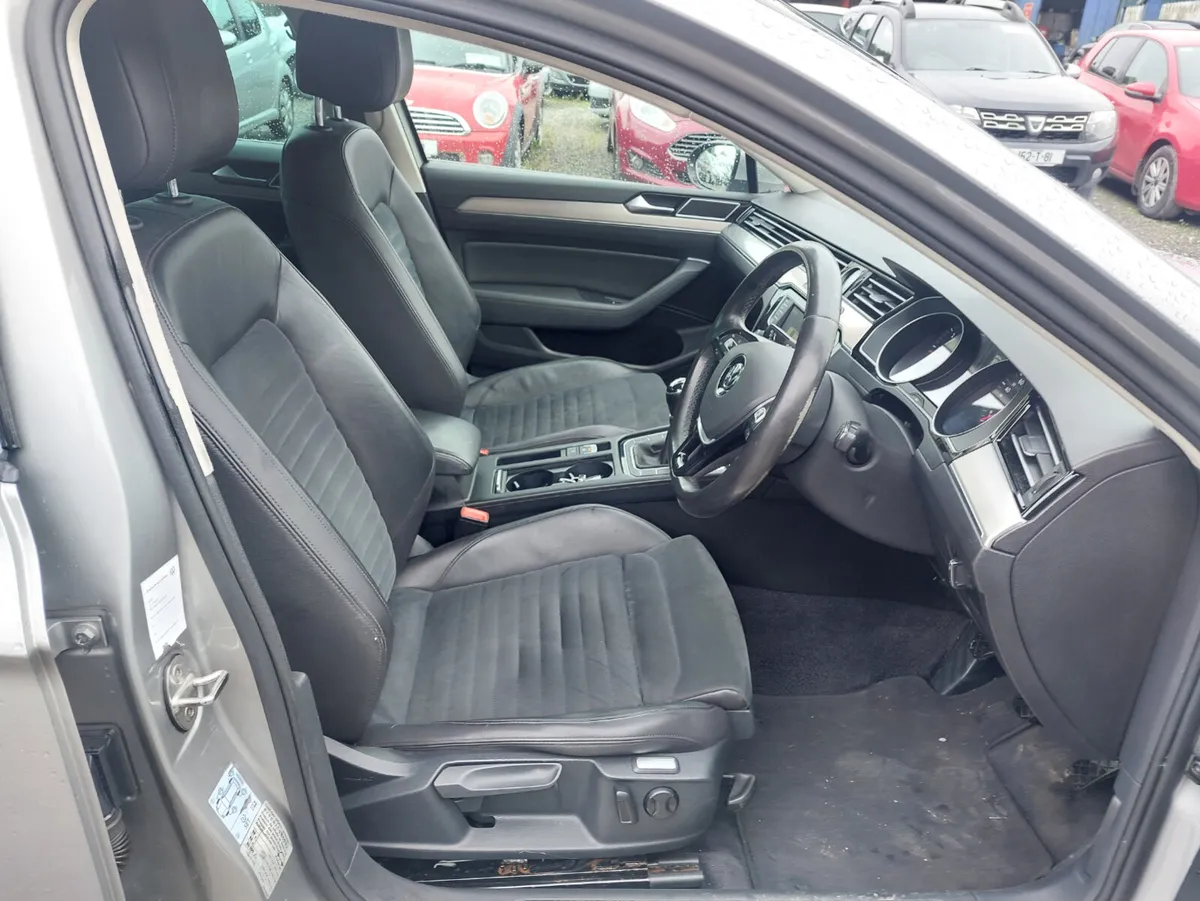 Volkswagen Passat 2016 - Image 3