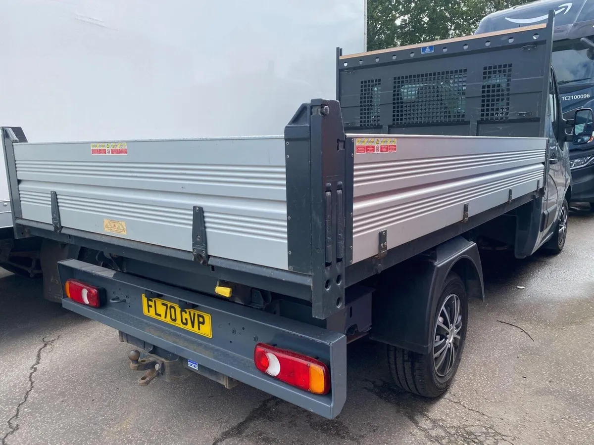 Nissan NV400 2020 tipper - Image 2