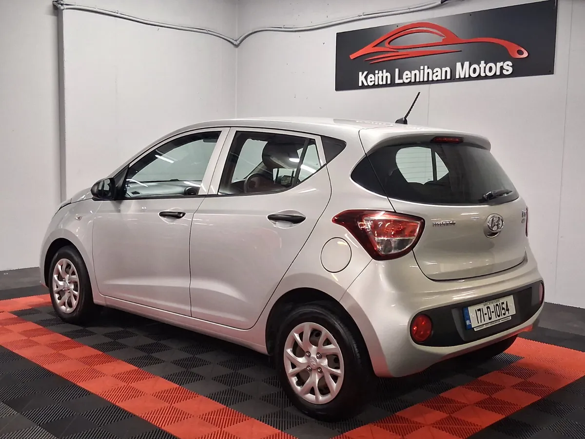 2017 Hyundai i10 **LOW KLMS** - Image 4