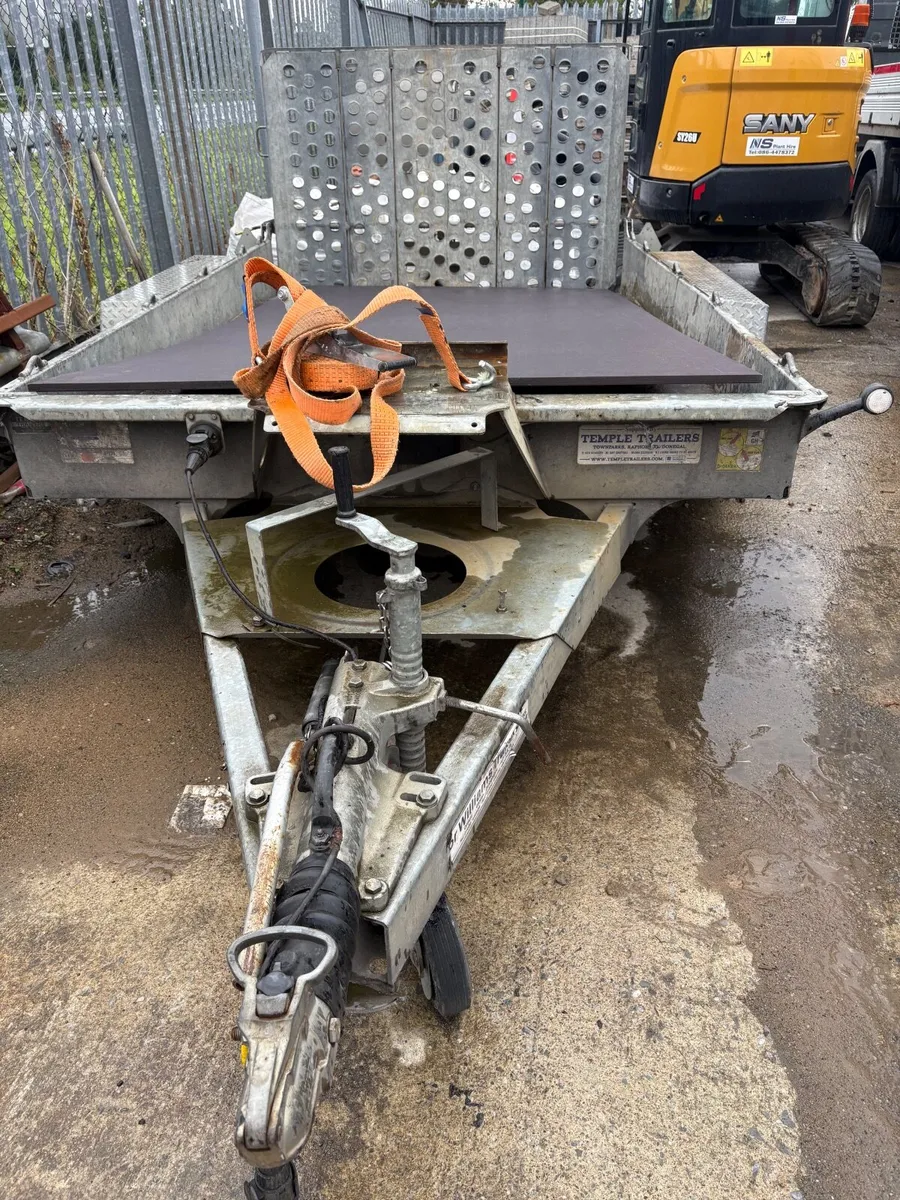 Trailer - Image 1