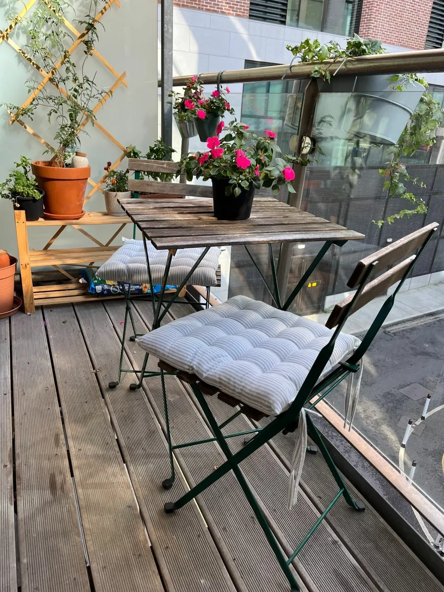 Charming Bistro Set for Balcony or Garden - Image 1
