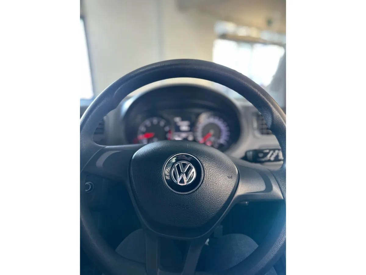 Volkswagen Polo TRENDLINE 1.0 60HP MANUAL 5SPEED 5 - Image 3