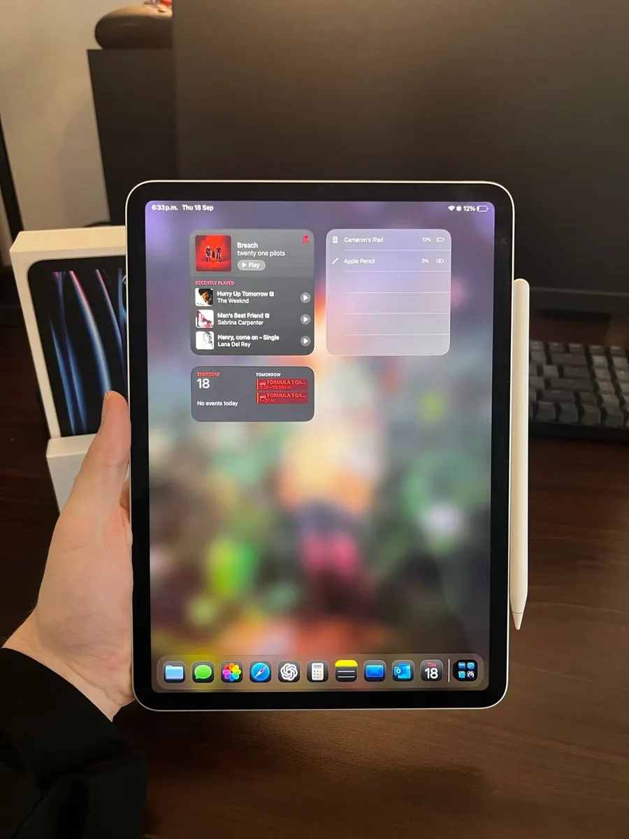 iPad Pro 11-inch (4th gen)(2022) with Apple Pencil - Image 1