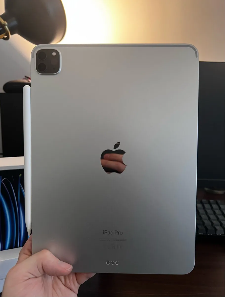 iPad Pro 11-inch (4th gen)(2022) with Apple Pencil - Image 3